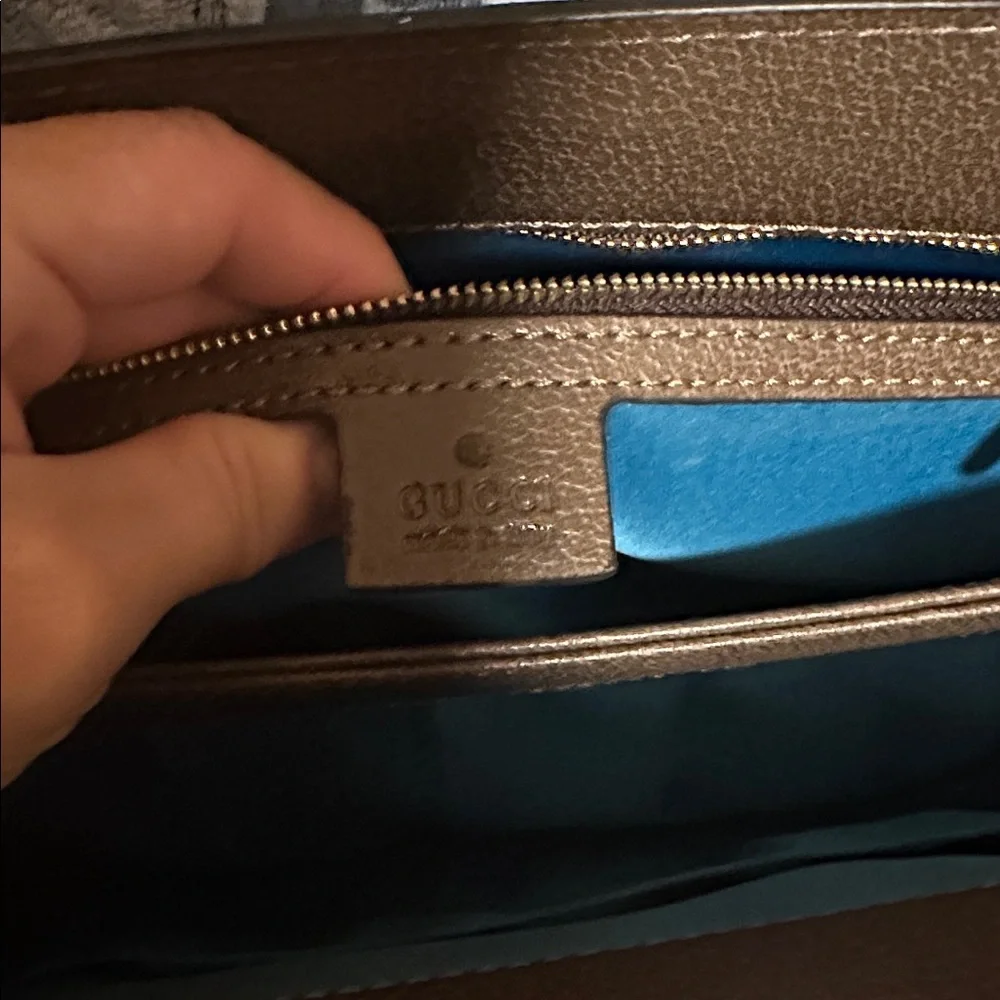 Gucci shoulder bag. Excellent pristine condition. Only used twice ever - Picture 9 of 11